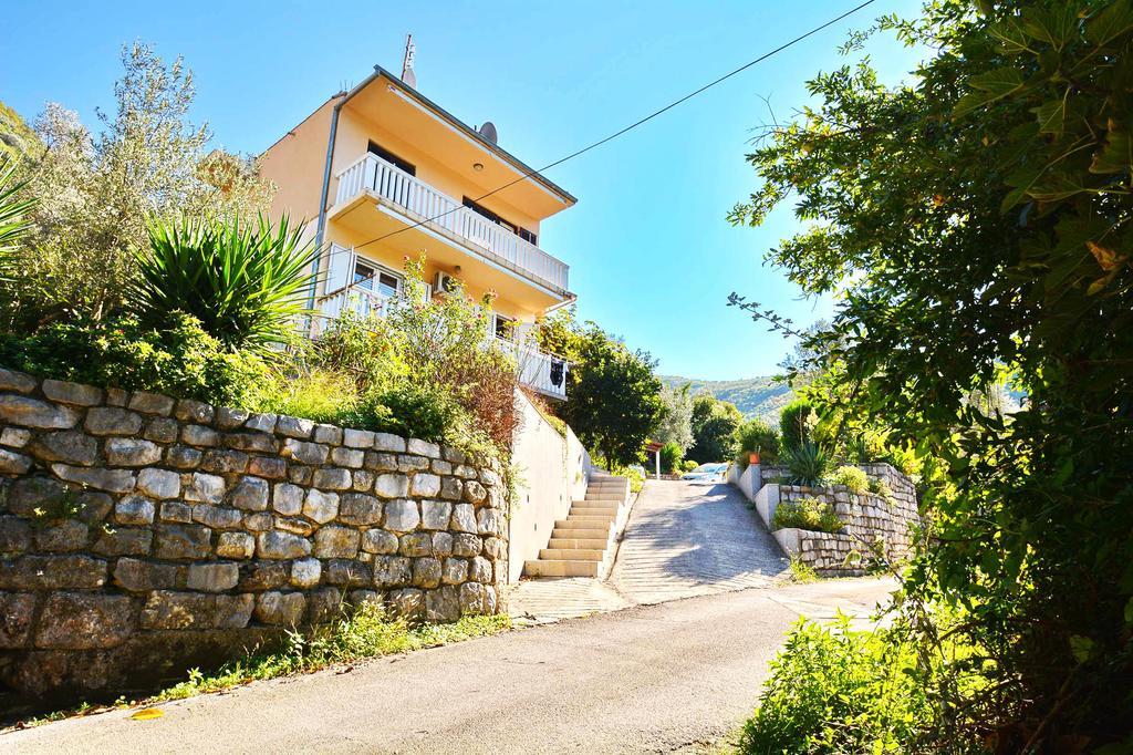 Apartment Rita Tivat Exterior photo